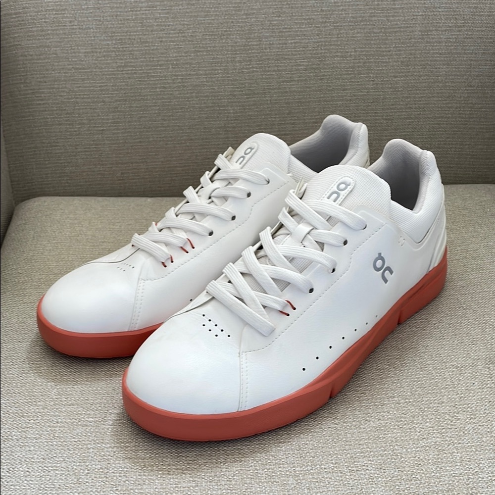On Cloud Men’s Running The Roger Advantage Sneaker shoes